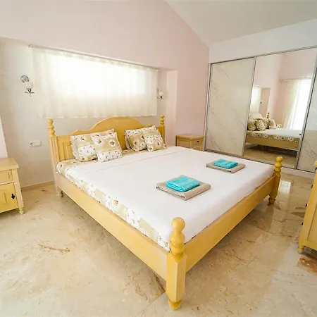 Heaven Villa *
